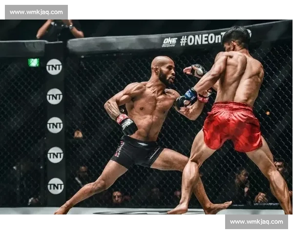 乔恩琼斯对决町田龙太巅峰之战揭示综合格斗王者之路转折与技术博弈解析